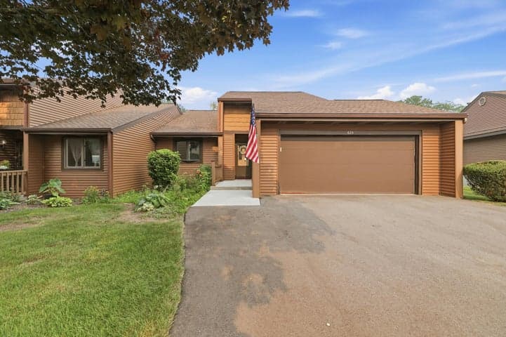625 Maple Creek Drive 35, Holland, MI 49423