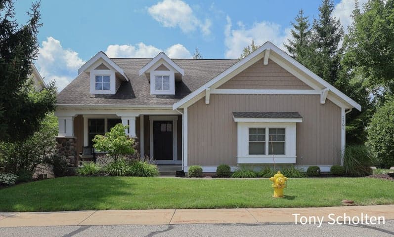 2191 N Greenstone Drive, Grand Rapids, MI 49546