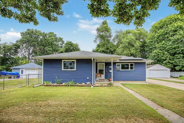427 Bates Street, Jackson, MI 49202