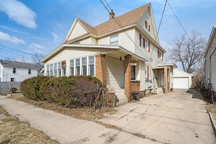 837 4th Street NW, Grand Rapids, MI 49504
