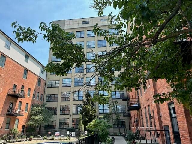 6533 E Jefferson Avenue Avenue Unit 502, Detroit, MI 48207
