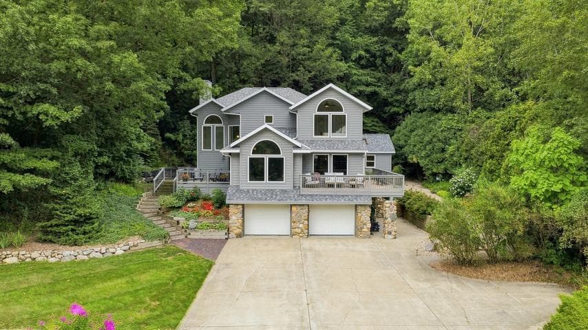 677 Tuttle Road, Baroda, MI 49101