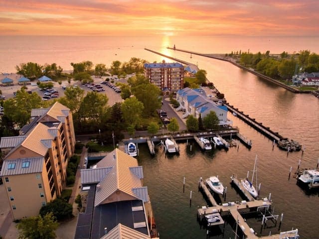 260 Water Street 5E, St. Joseph, MI 49085