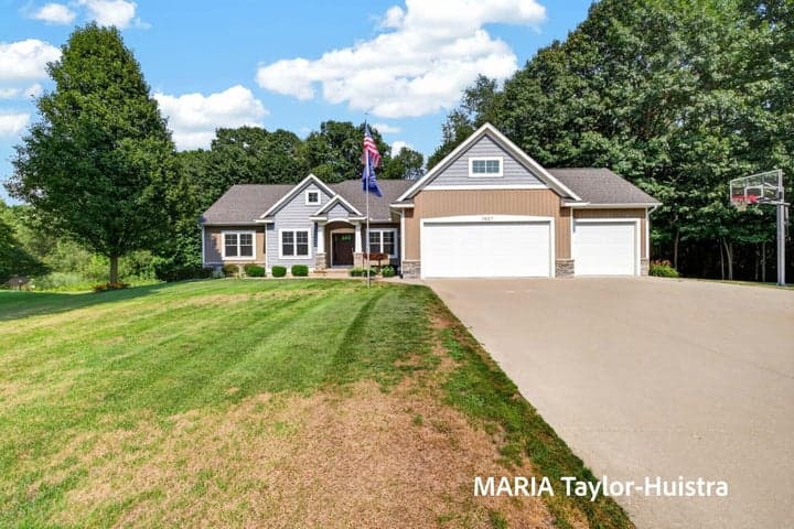 7827 Queenie Court, Allendale, MI 49401