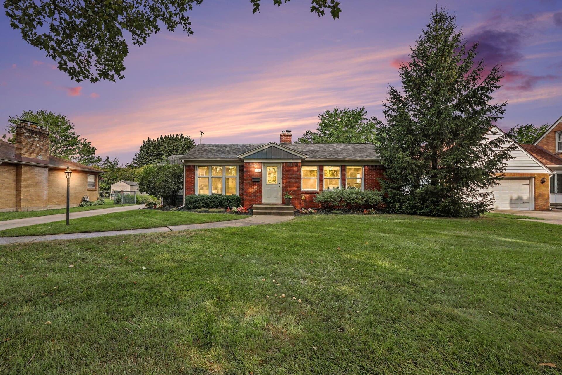 2559 Foster Avenue NE, Grand Rapids, MI 49505
