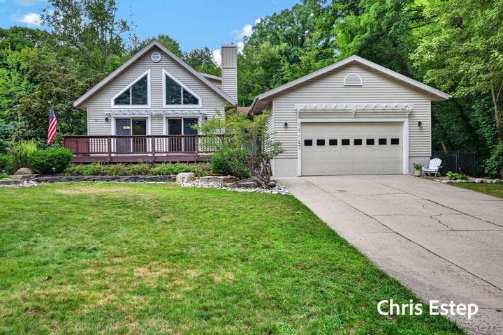 18127 Lovell Road, Spring Lake, MI 49456