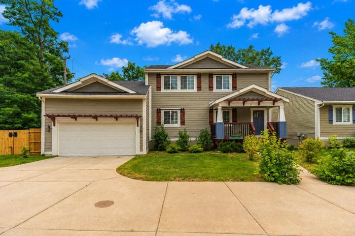 2 Maple Village Court, Ann Arbor, MI 48103