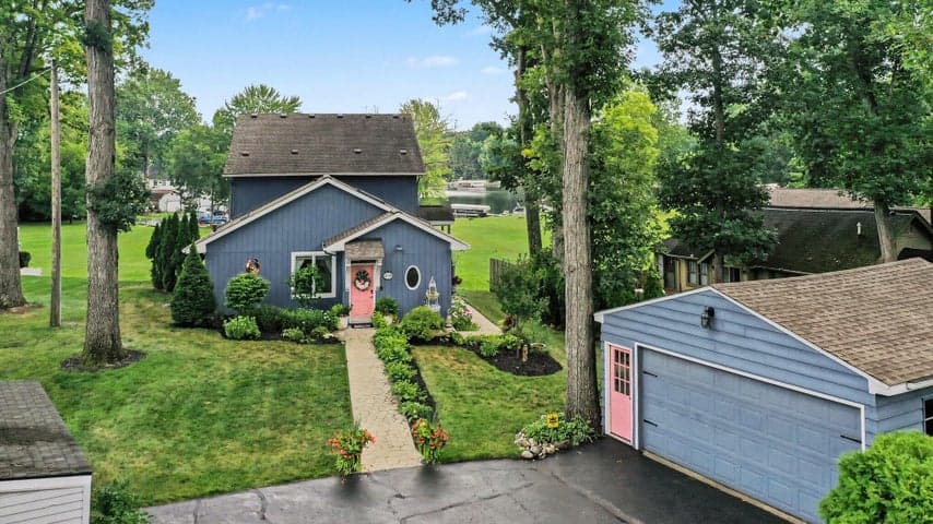 4720 Downing Drive, Pinckney, MI 48169