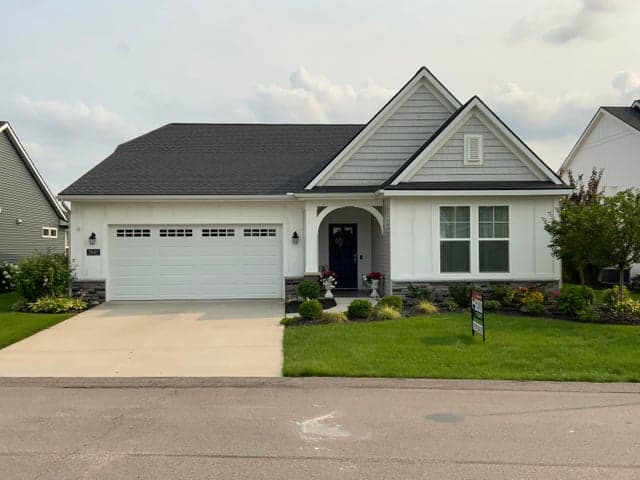 2942 Isle Water Drive, Belmont, MI 49306