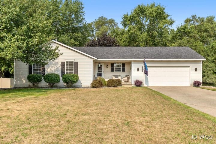 11395 Hunters Meadow Drive, Allendale, MI 49401