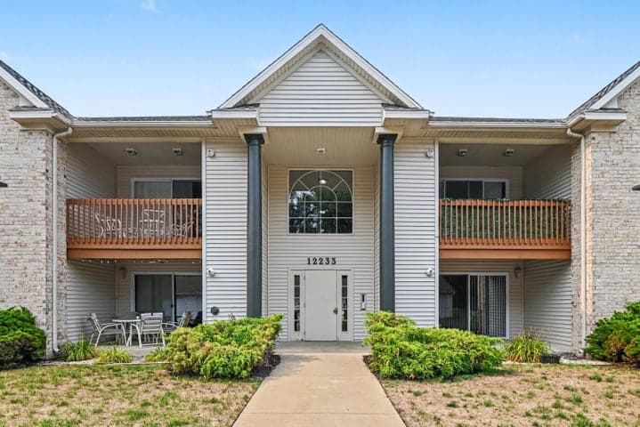12233 S Crystal Waters Drive 7, Holland, MI 49424