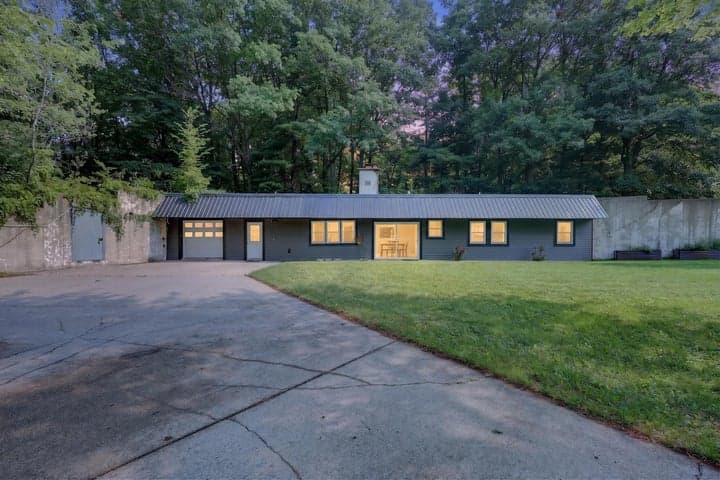 1166 N Long Road, Pierson, MI 49339