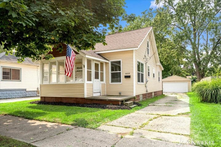 2029 Michael Avenue SW, Wyoming, MI 49509