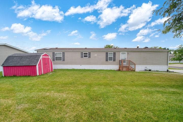 181 Newbury, Adrian, MI 49221