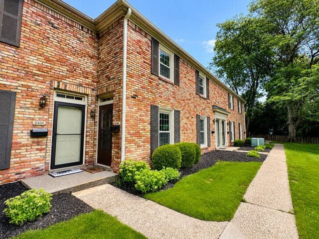 2468 Abbington Drive SE, Grand Rapids, MI 49506