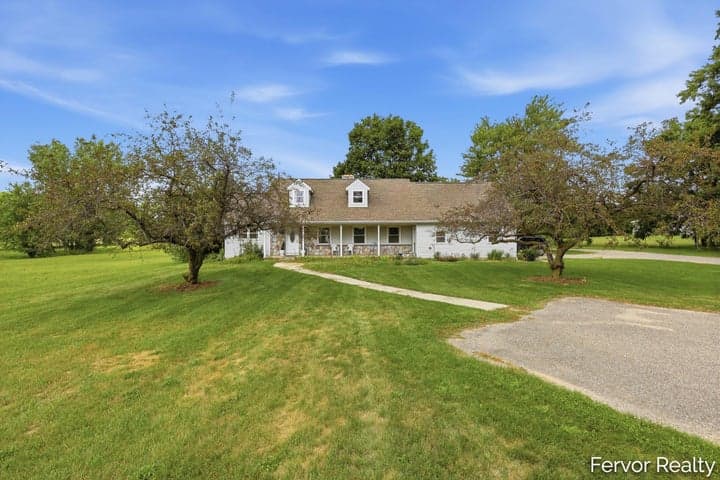 1313 64th Street SW, Byron Center, MI 49315