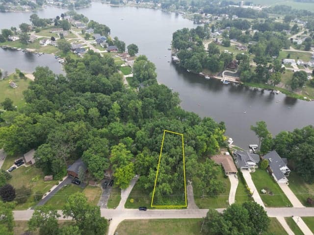 10921 Woodbrook Drive, Cement City, MI 49233