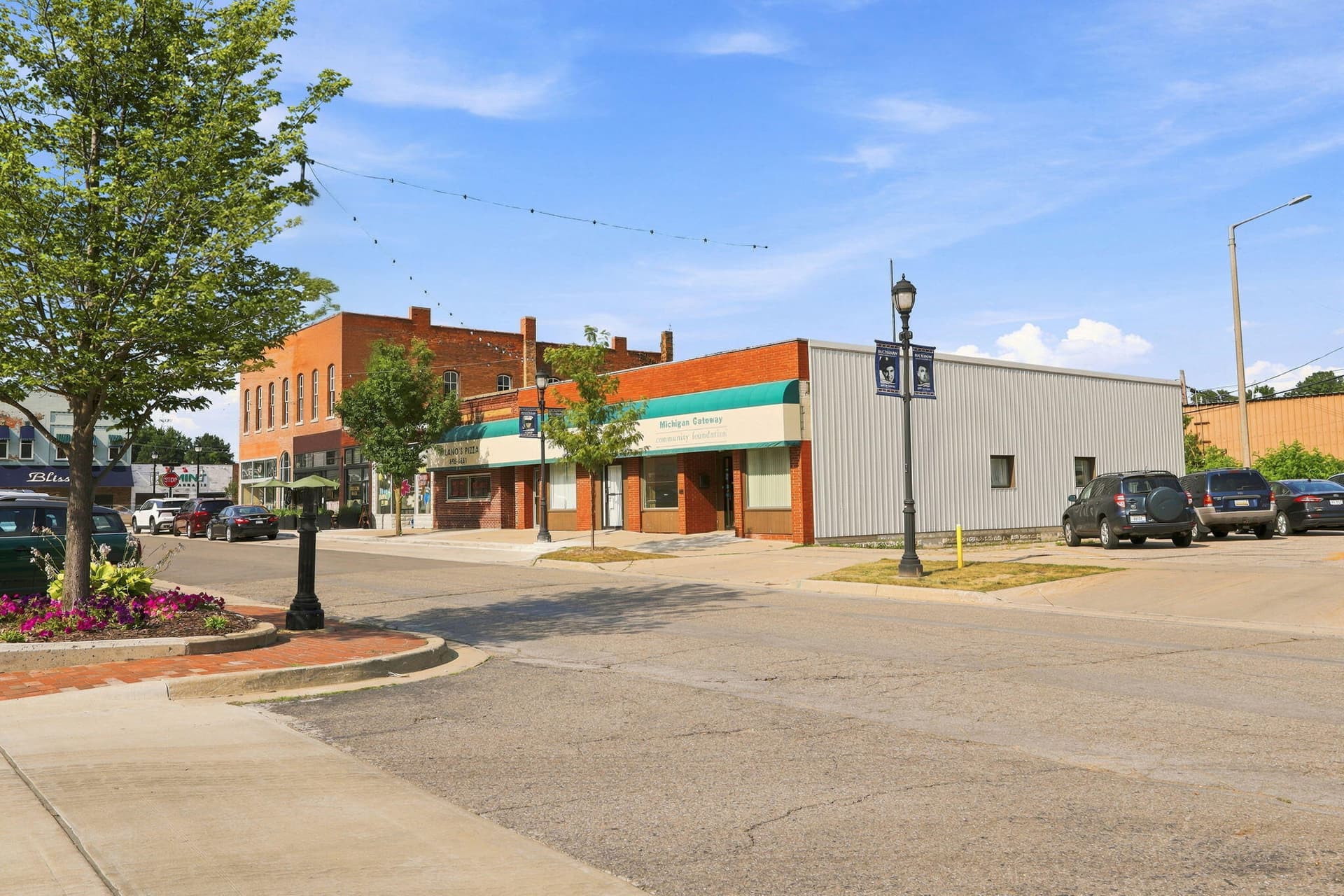 111 Days Avenue, Buchanan, MI 49107