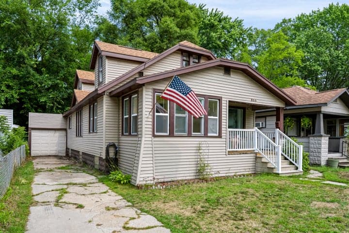 866 E Isabella Avenue, Muskegon, MI 49442