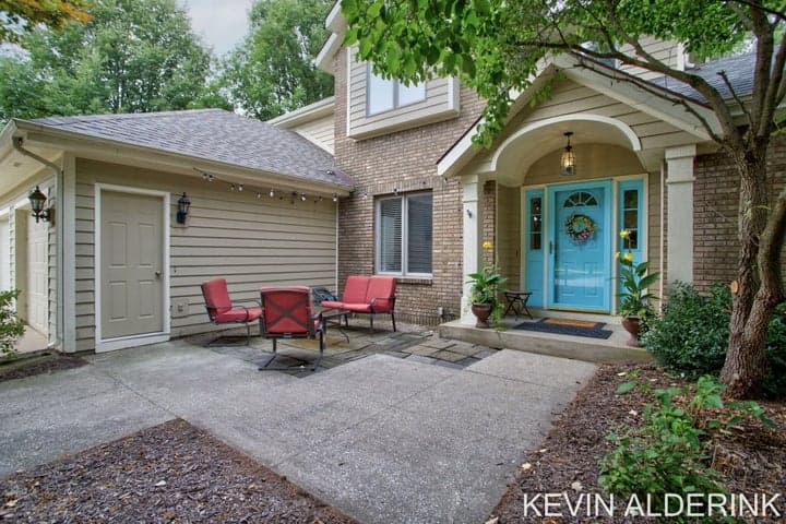 1305 Augusta Court W, Holland, MI 49423