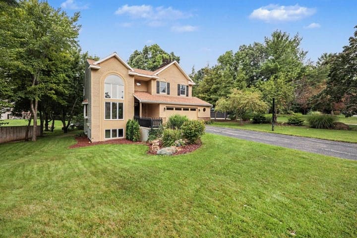 3443 Mason Lake Road NE, Grand Rapids, MI 49525