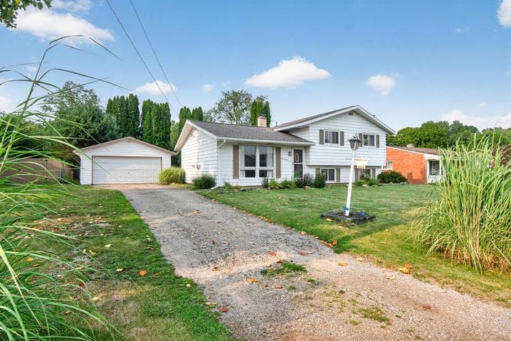 1286 W Southfield Drive, Jackson, MI 49203