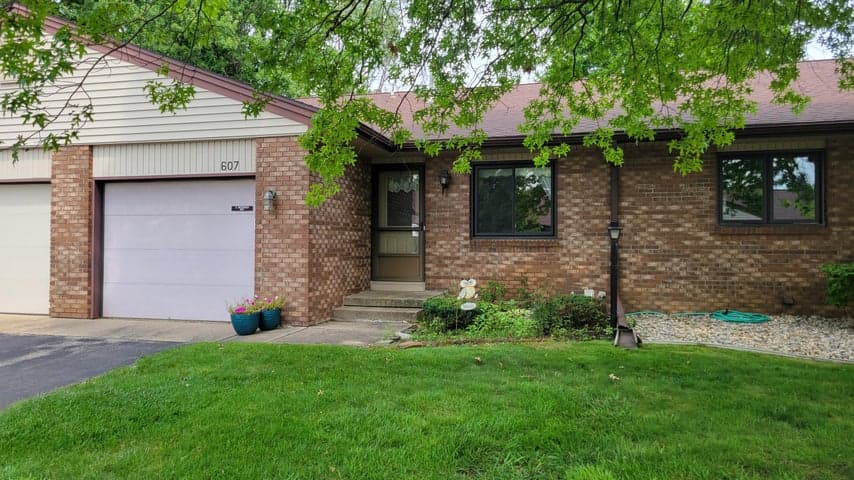 607 Gardenview Drive SW 131, Byron Center, MI 49315
