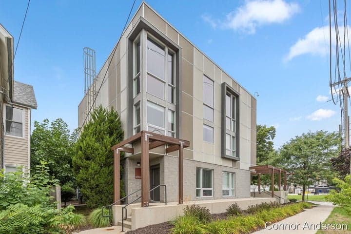 600 Douglas Street NW 600B, Grand Rapids, MI 49504