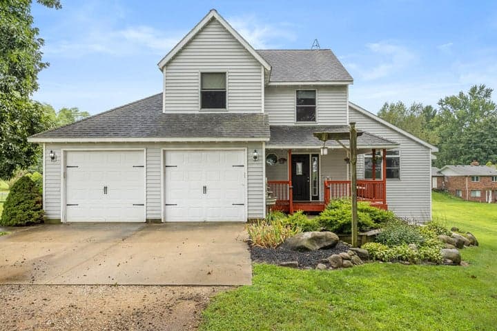 10881 Hoffman Road, Three Rivers, MI 49093