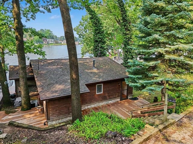 34149 Hillside Drive, Paw Paw, MI 49079