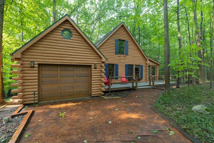 332 Charlestown Colony, Buchanan, MI 49107