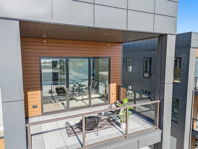159 S River Avenue 403, Holland, MI 49423