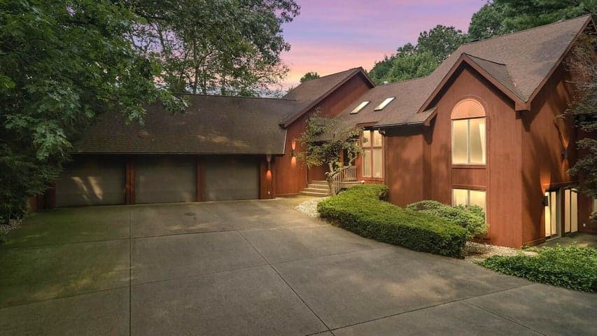 4282 Squire Heath Lane, Portage, MI 49024