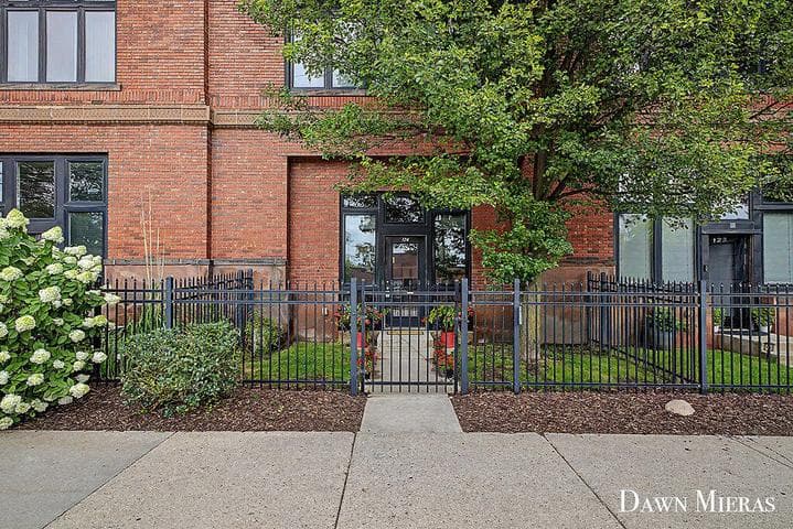 600 Broadway Avenue NW 124, Grand Rapids, MI 49504