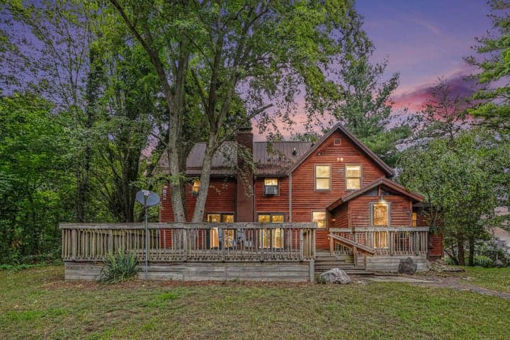 1746 104th Avenue, Otsego, MI 49078