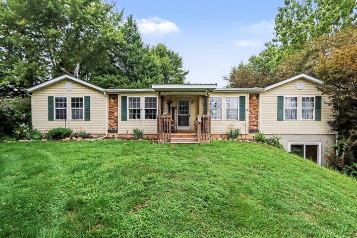 24070 J Drive N, Albion, MI 49224