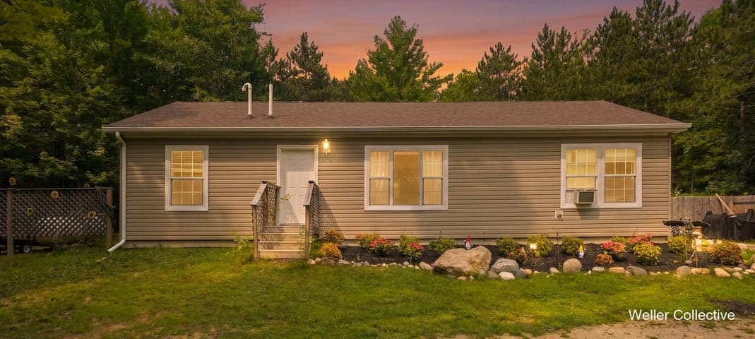 4959 W Jack Pine Drive, Grant, MI 49327