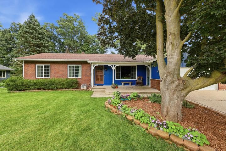 4464 Trail View NE, Grand Rapids, MI 49525