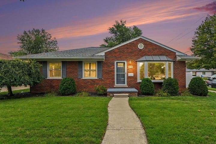 2995 Anna Court, Trenton, MI 48183