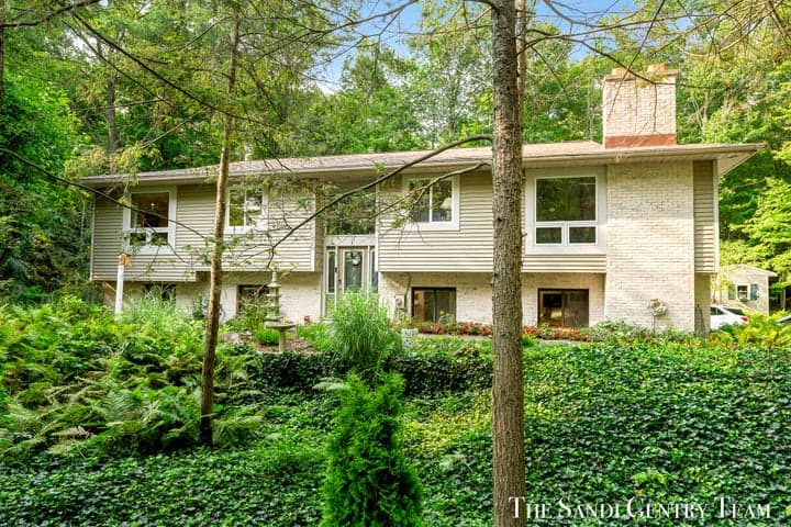 17445 W Spring Lake Road, Spring Lake, MI 49456