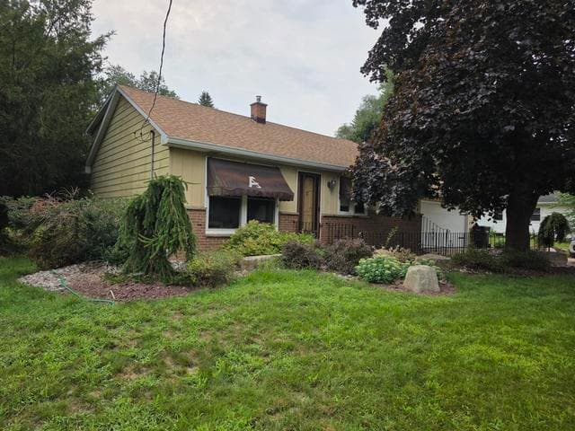 11674 8th Avenue NW, Grand Rapids, MI 49534