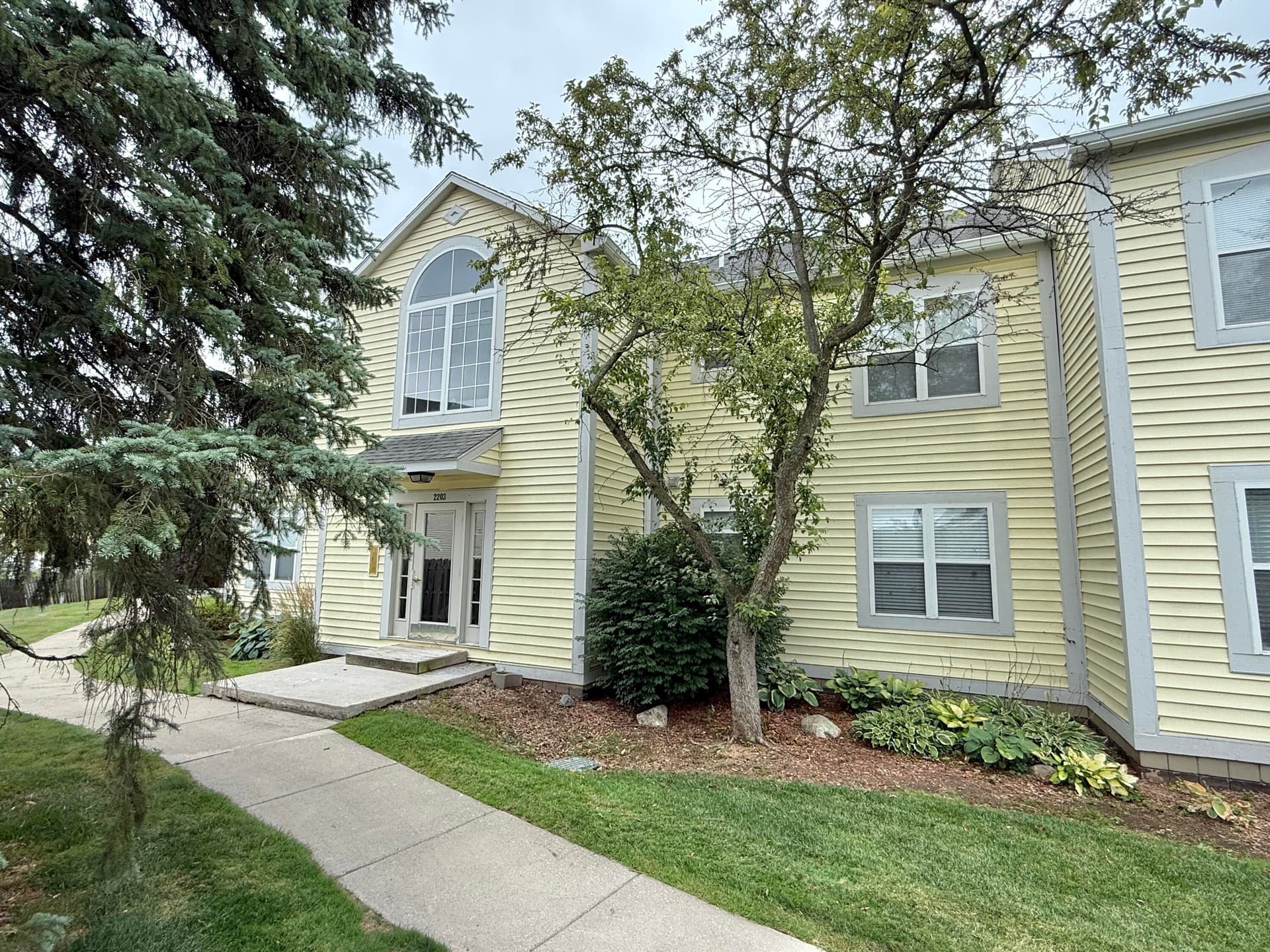2203 S Huron Parkway S 4, Ann Arbor, MI 48104