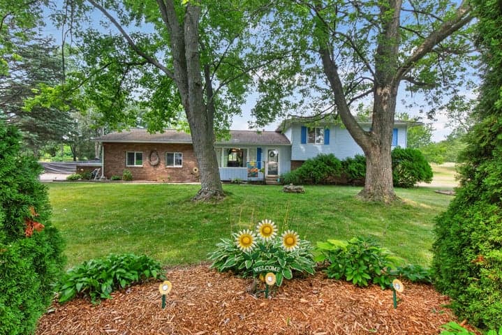 4788 Moon Lake Road, Jackson, MI 49201