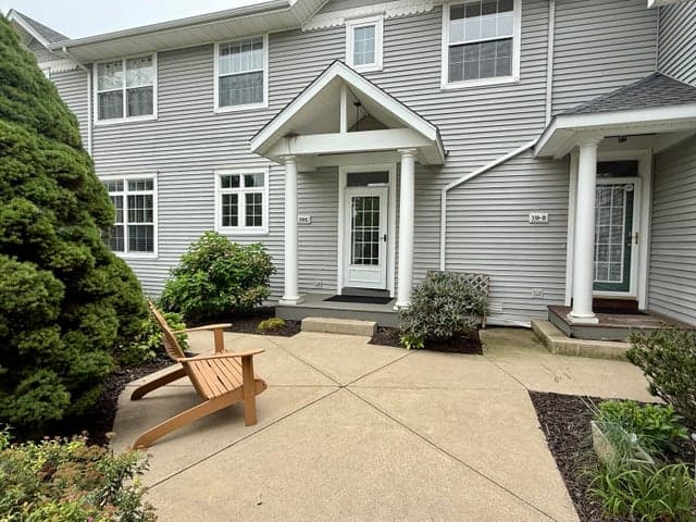 110 N Washington Street E, Douglas, MI 49406