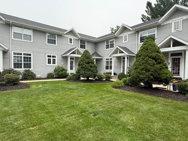 110 N Washington Street E, Douglas, MI 49406