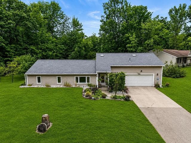 18145 148th Avenue, Spring Lake, MI 49456