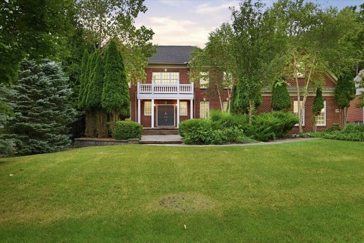 2086 Autumn Hill Drive, Ann Arbor, MI 48103
