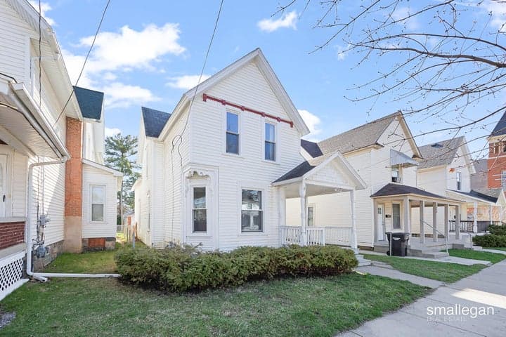 1010 NW Alpine Avenue, Grand Rapids, MI 49504