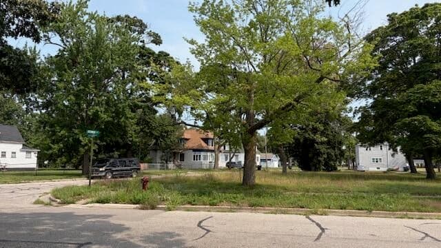 388 Jackson Avenue, Muskegon, MI 49442