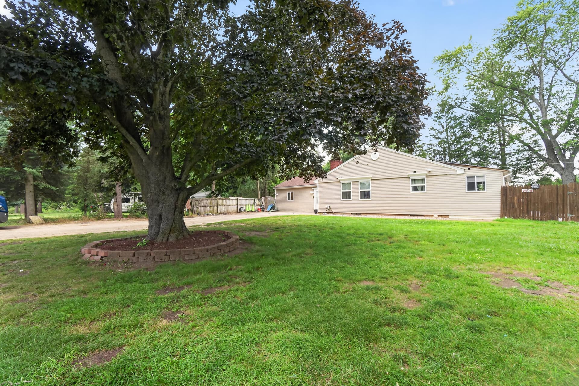 6140 Pinckney Road, Pinckney, MI 48169